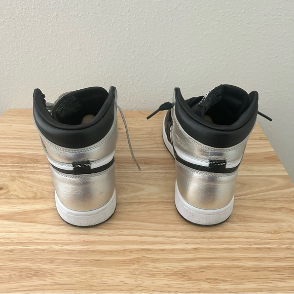 Nike Air Jordan 1 Retro High OG “Silver Toe” (Size 7) - Picture 7 of 10